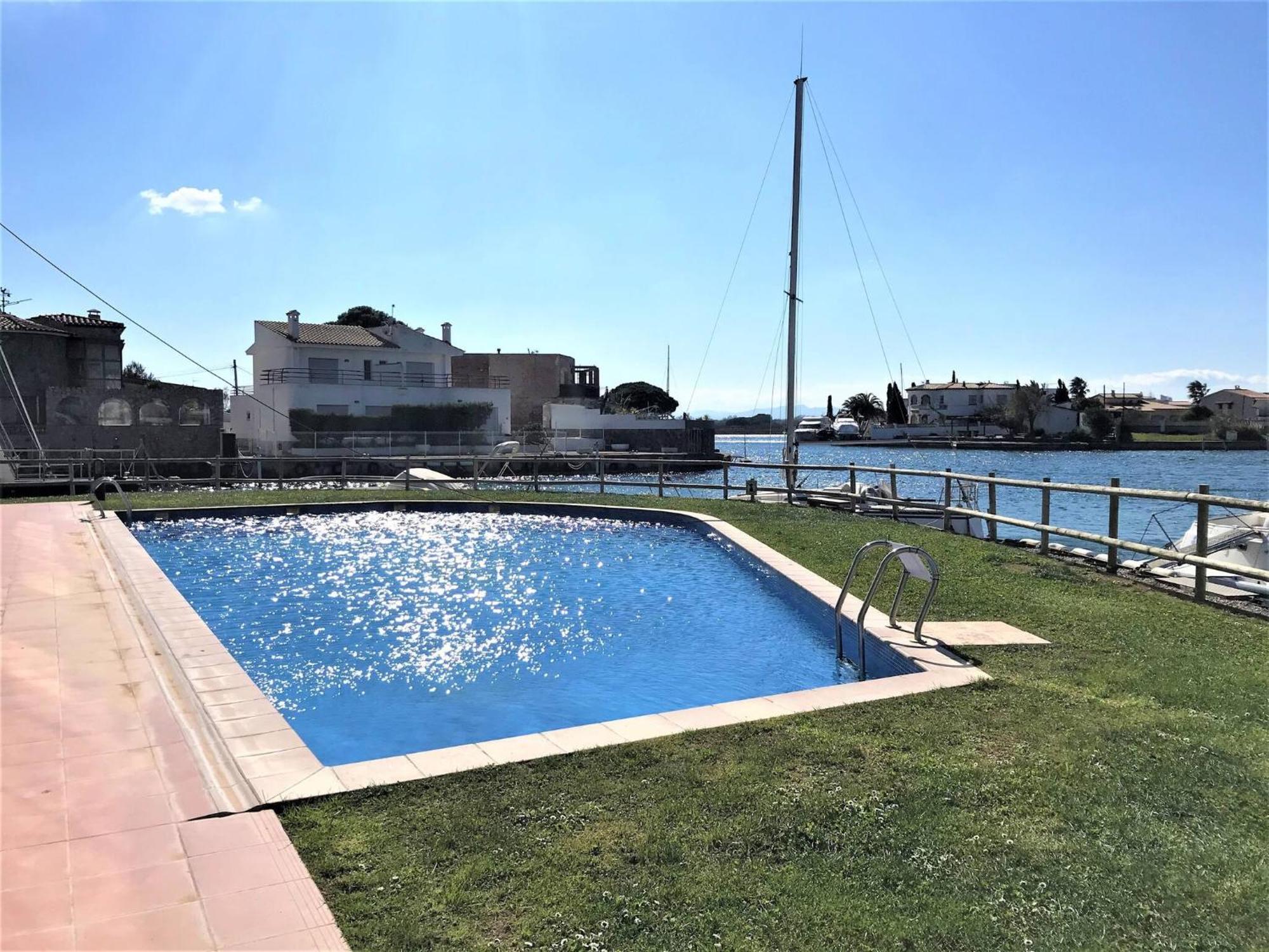 Apartamento En Roses Con Vistas Al Canal Y Piscina ภายนอก รูปภาพ