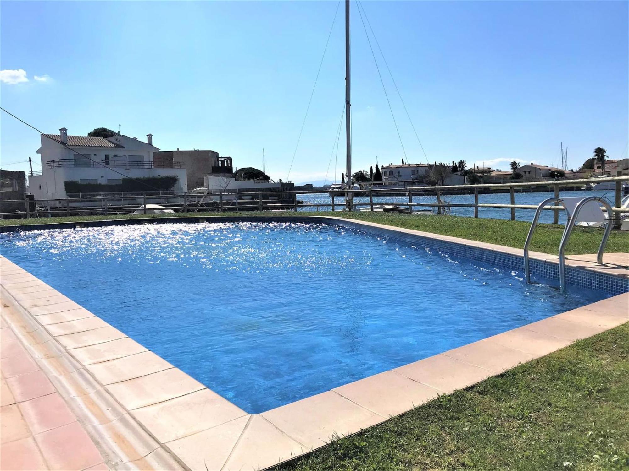 Apartamento En Roses Con Vistas Al Canal Y Piscina ภายนอก รูปภาพ