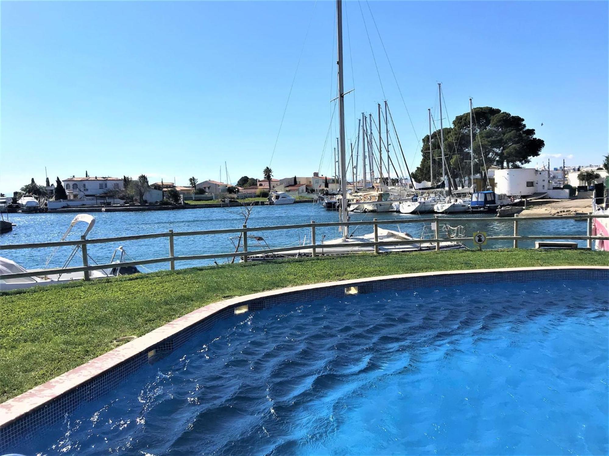 Apartamento En Roses Con Vistas Al Canal Y Piscina ภายนอก รูปภาพ