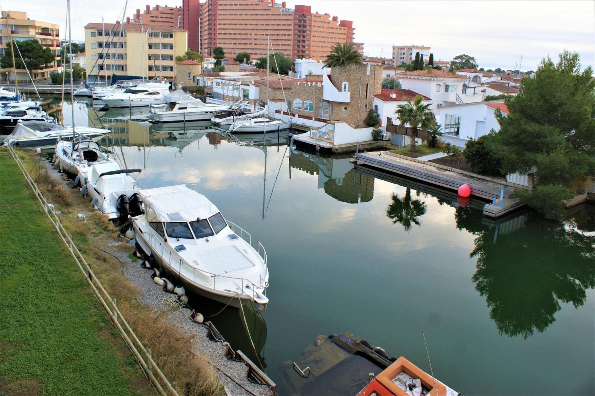 Apartamento En Roses Con Vistas Al Canal Y Piscina ภายนอก รูปภาพ
